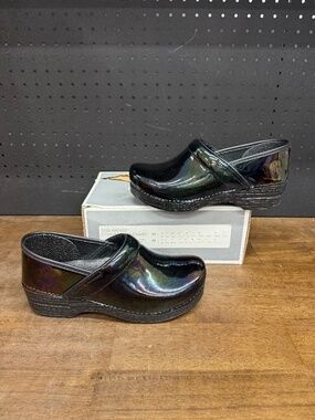 New W Box! Women's Dansko Professional Patent Petrol Black Multi Color Size 10.5